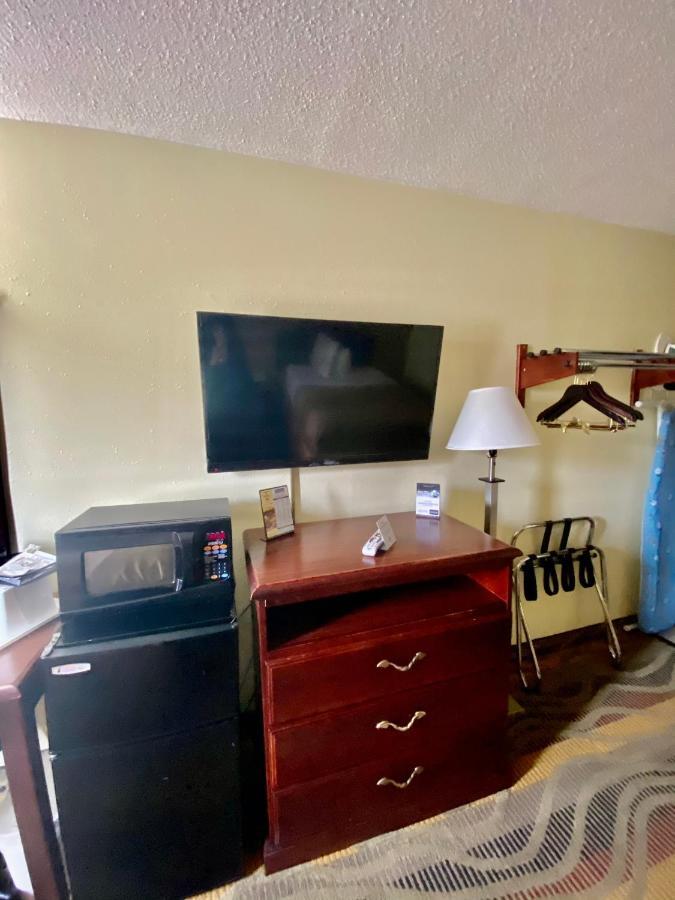 Travelodge By Wyndham La Porte/Michigan City Area Luaran gambar